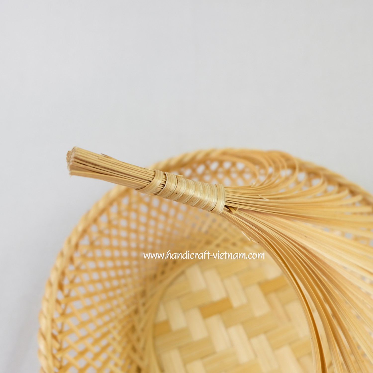 Bát tre cánh buồm