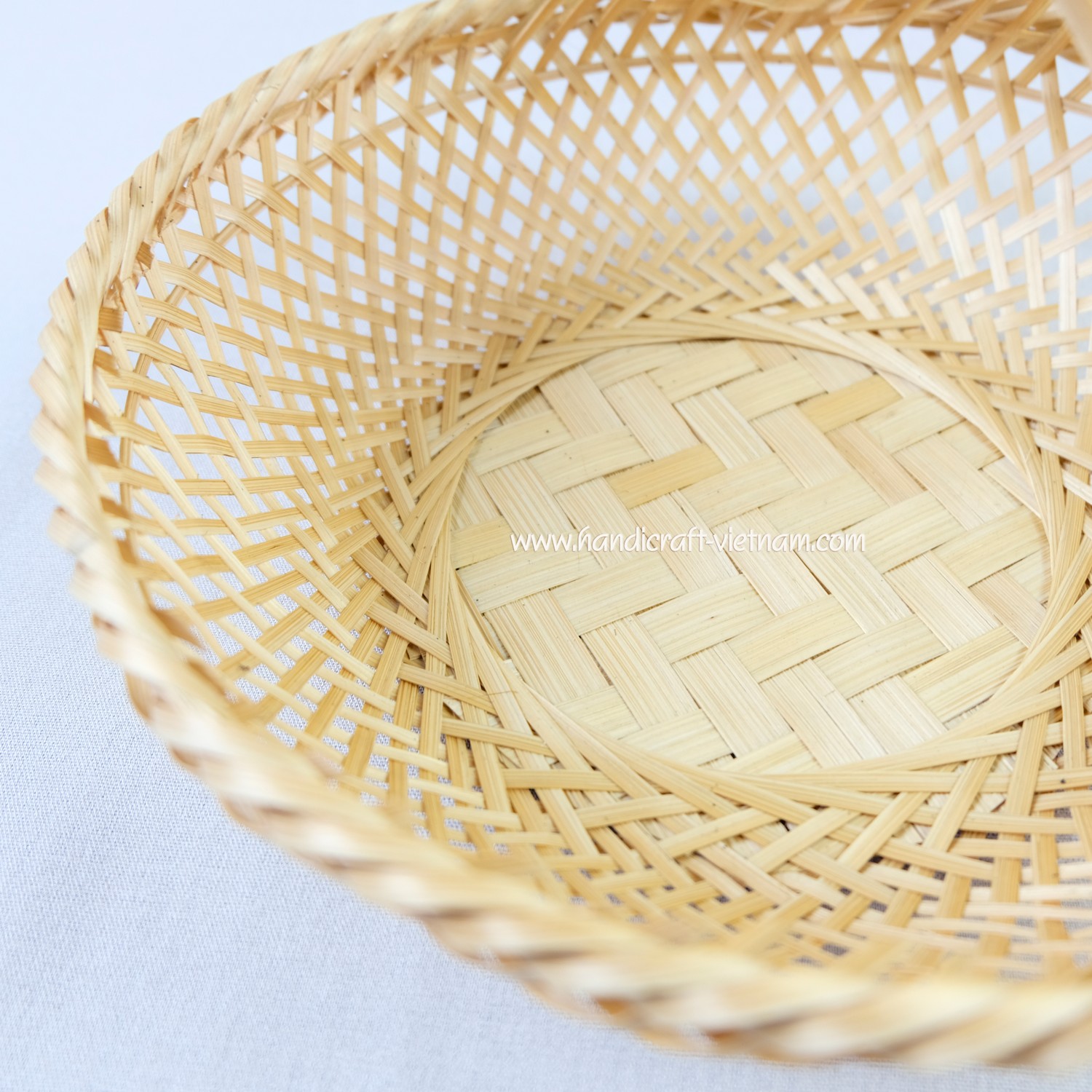 Bát tre cánh buồm