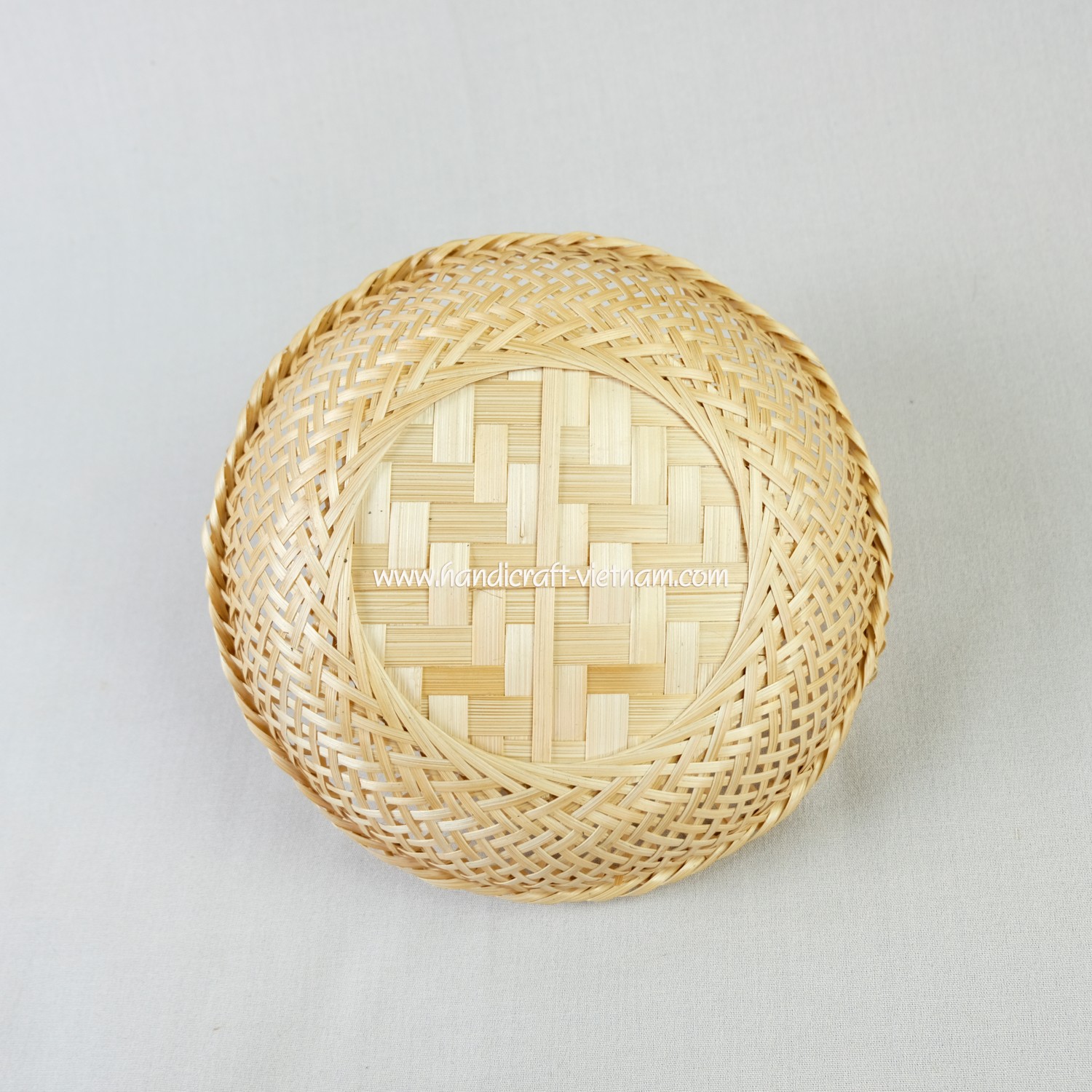 Bát tre cánh buồm