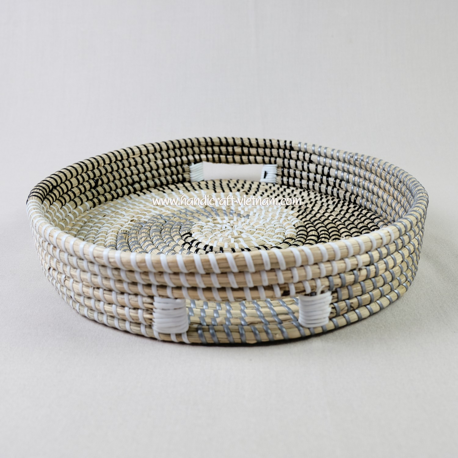 Khay cói có quai họa tiết lốc xoáy