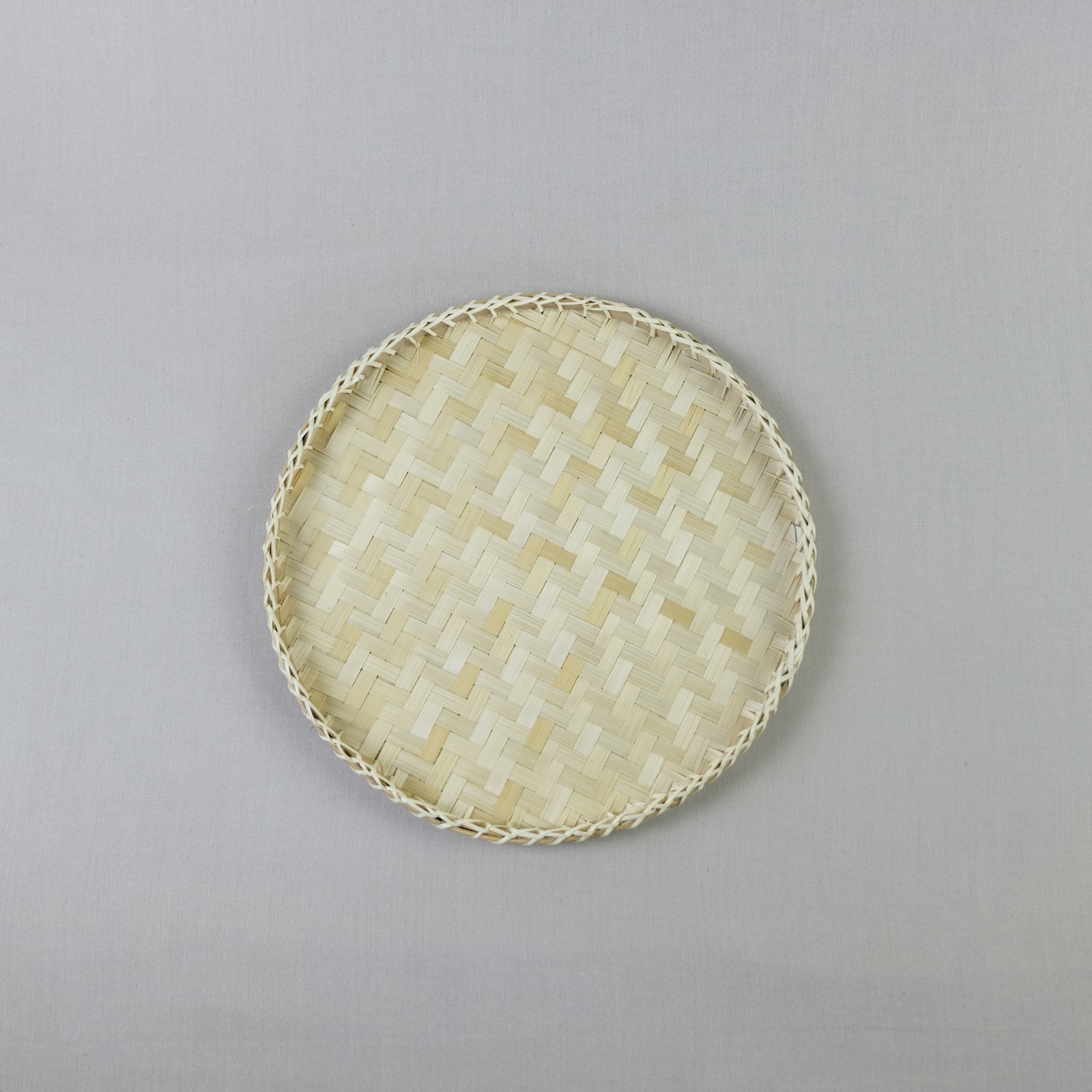 Mẹt tre viền dây mây