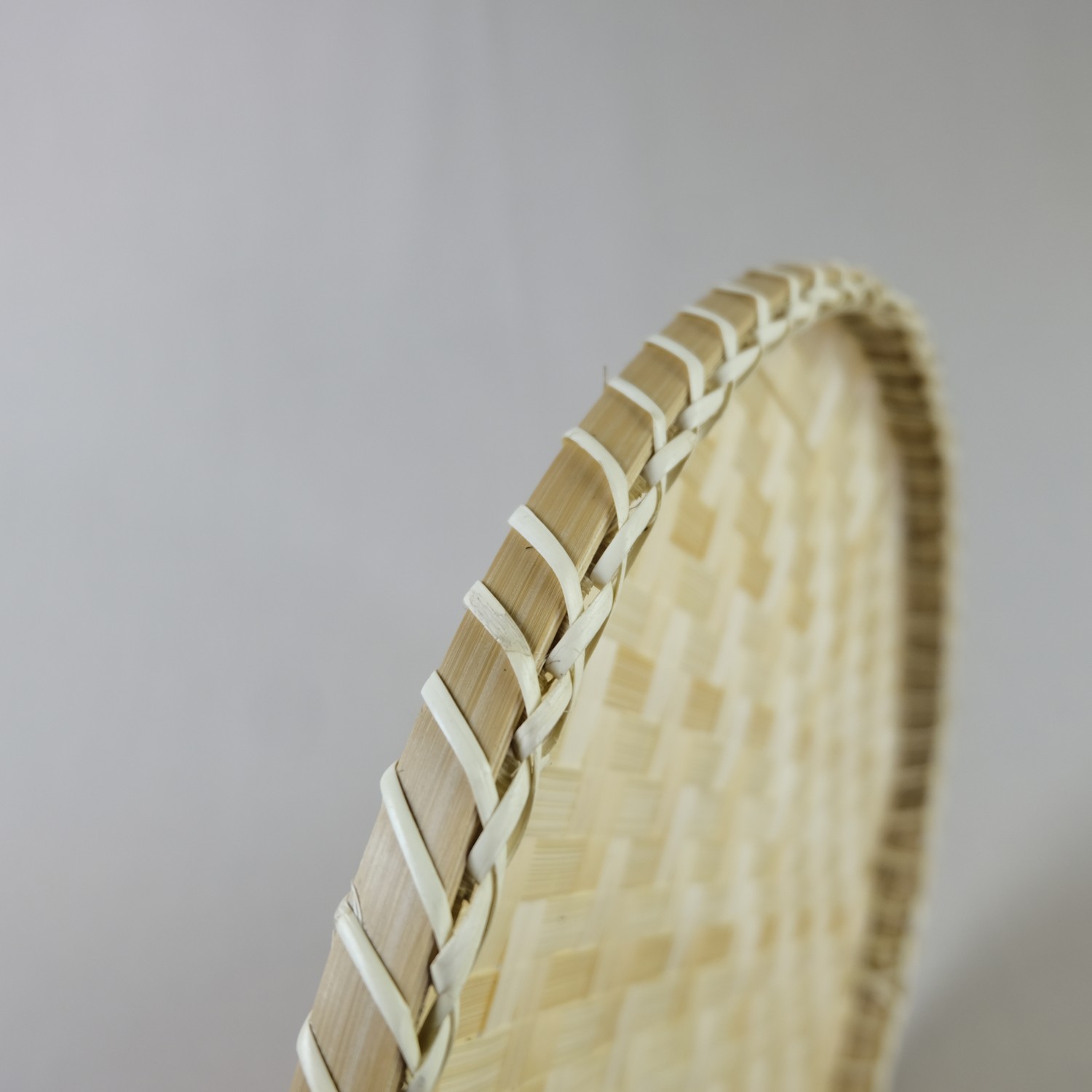 Mẹt tre viền dây mây