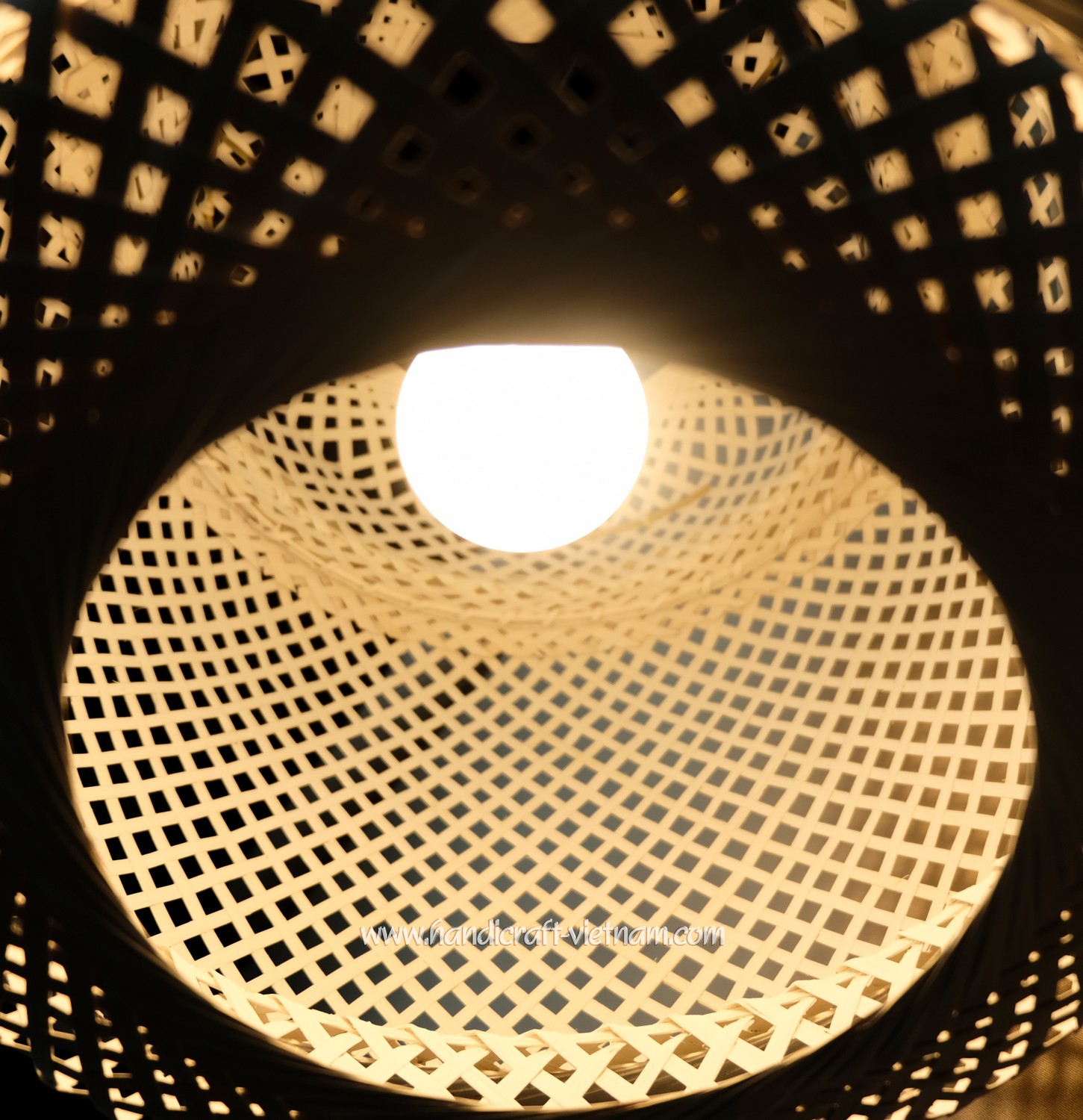 Chao đèn 3 tầng màu trắng