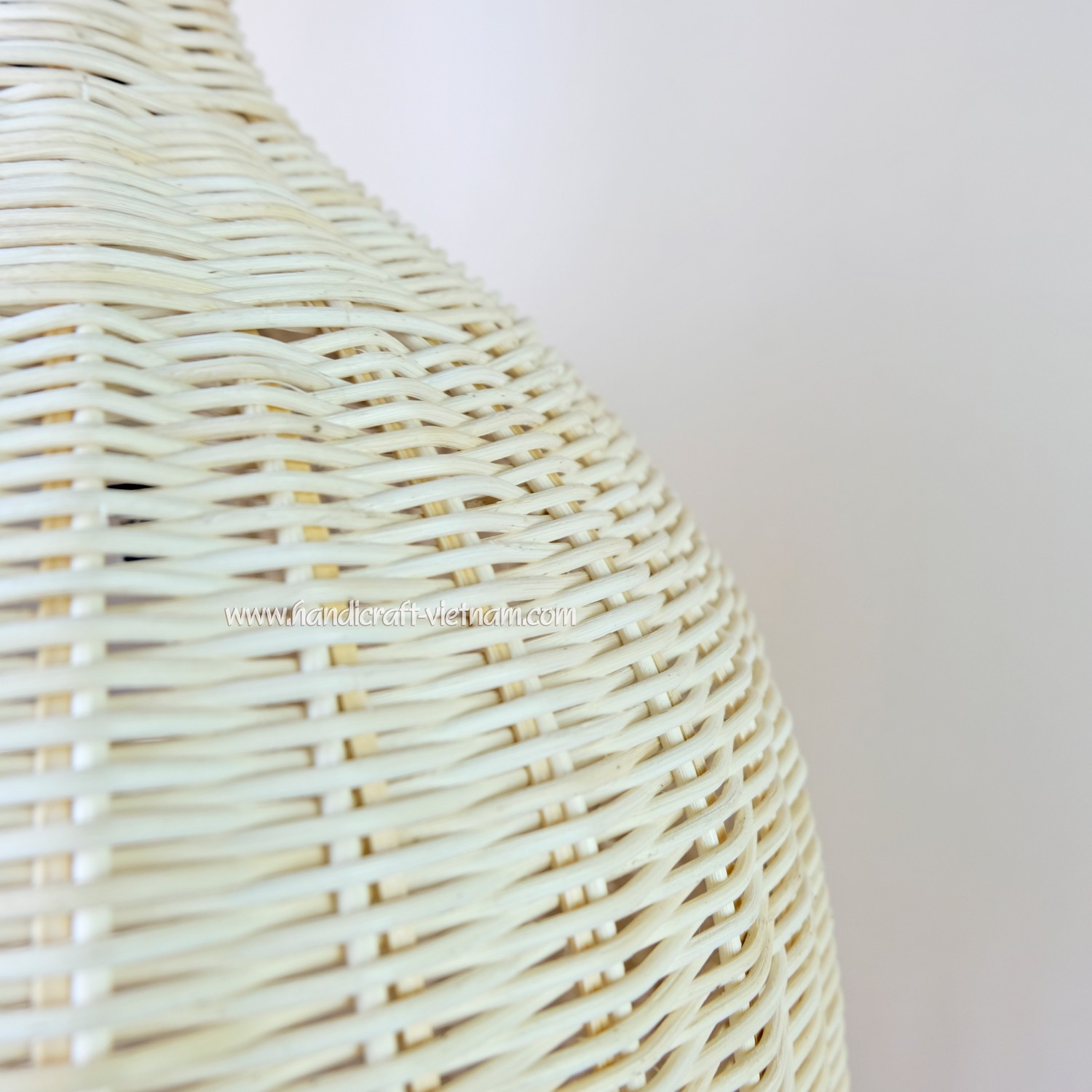 Chao đèn chuông mây