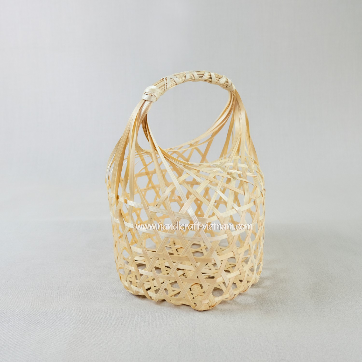 Giỏ tre tròn đan mắt cáo