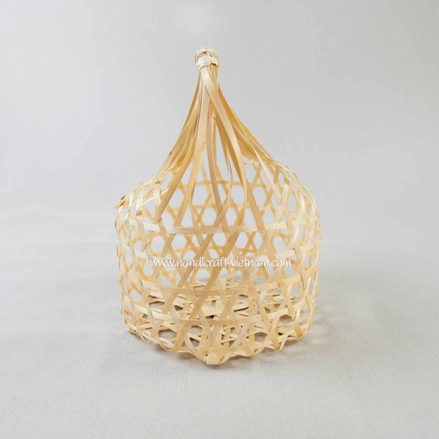 Giỏ tre tròn đan mắt cáo