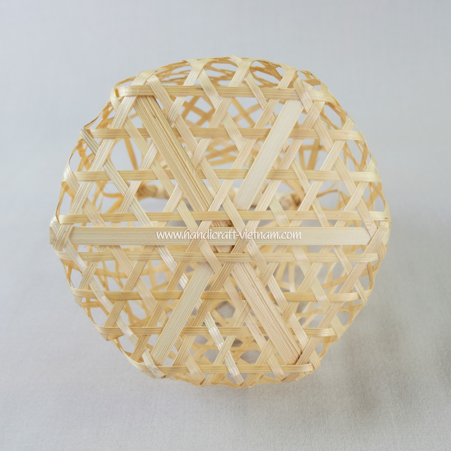 Giỏ tre tròn đan mắt cáo