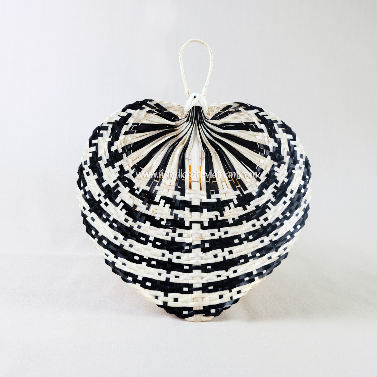 Quạt nan caro đen