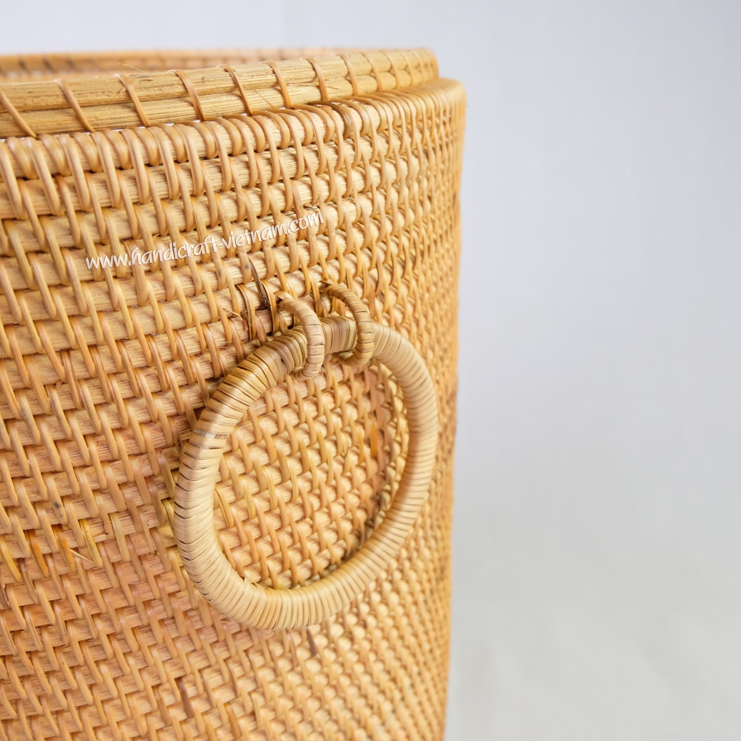 Giỏ guột có nắp (kèm quai xách)