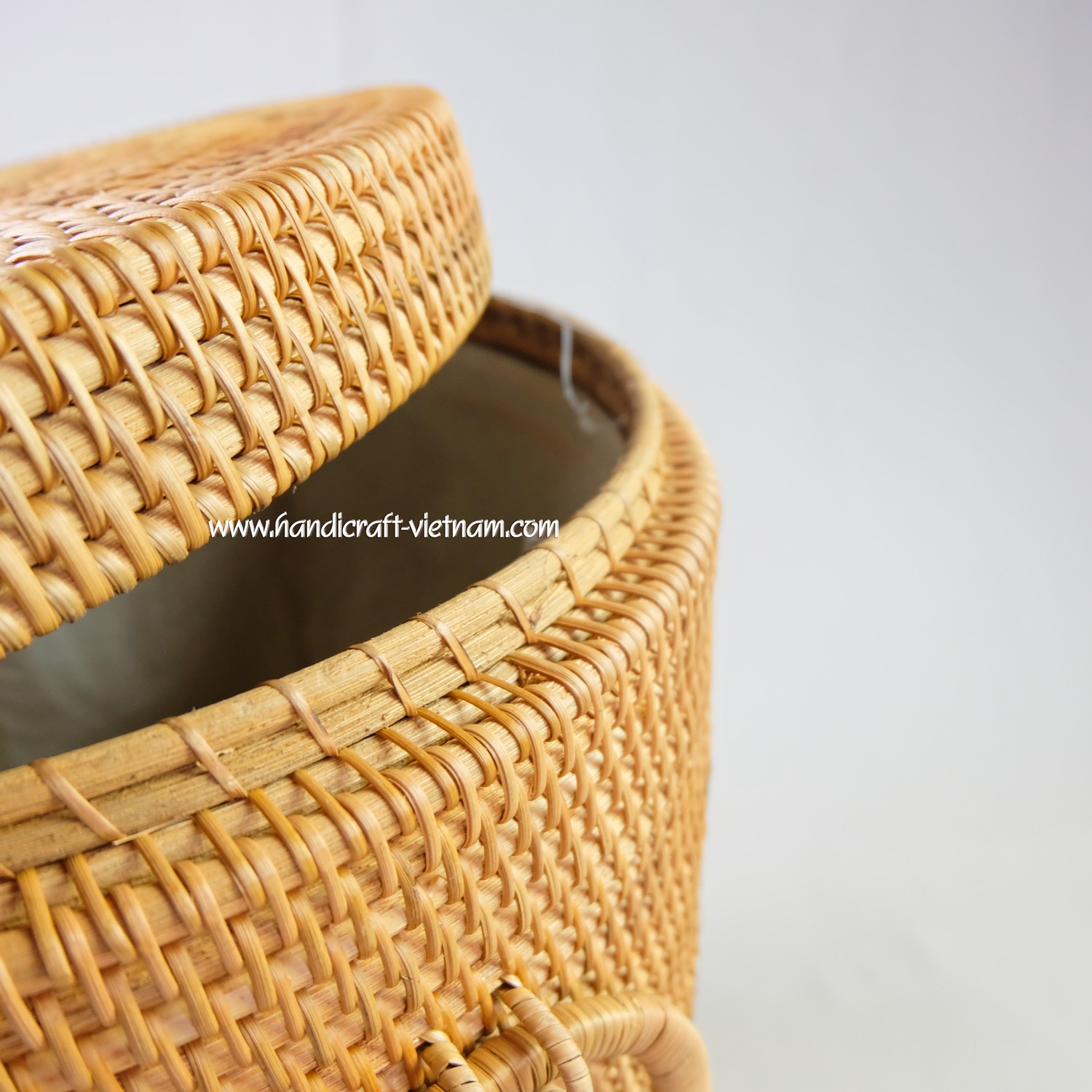 Giỏ guột có nắp (kèm quai xách)