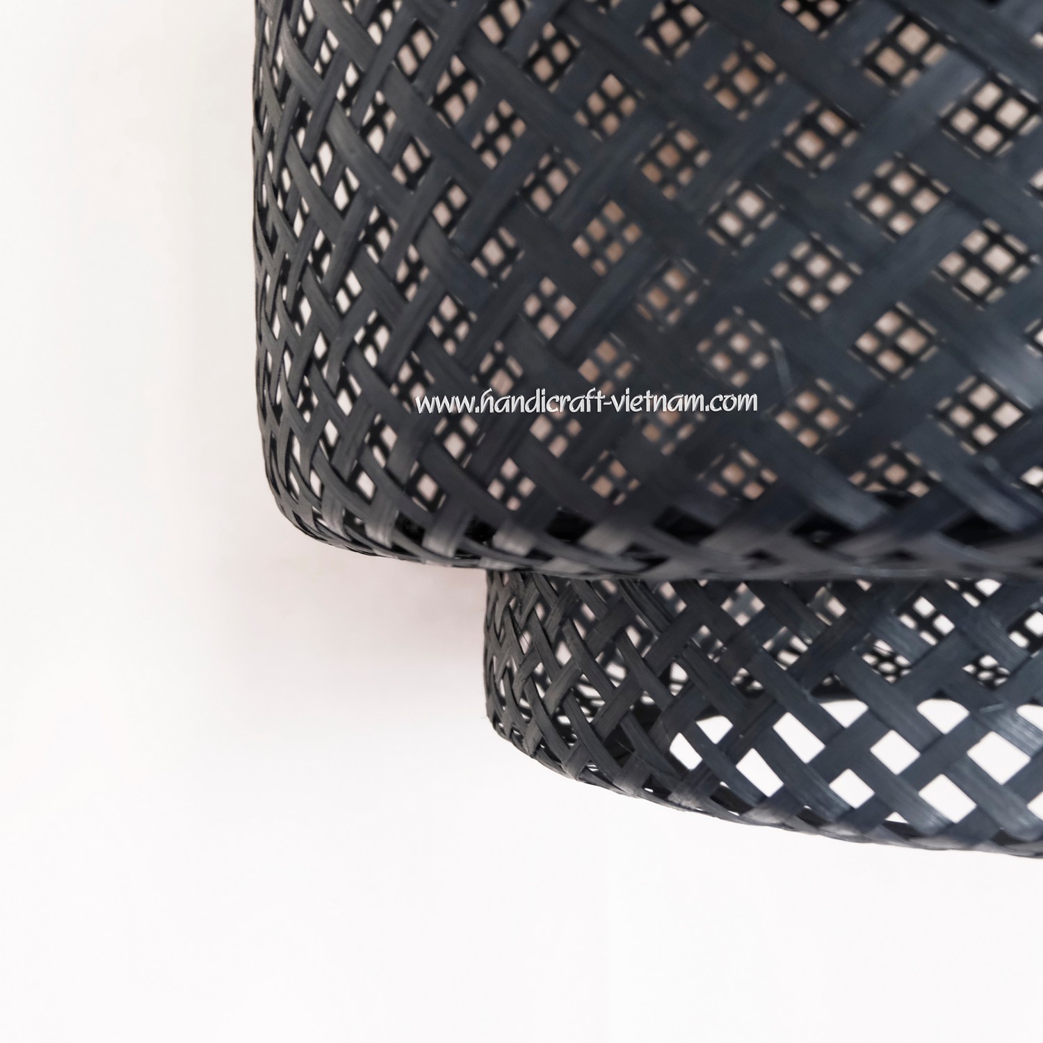 Chao đèn 3 tầng màu đen