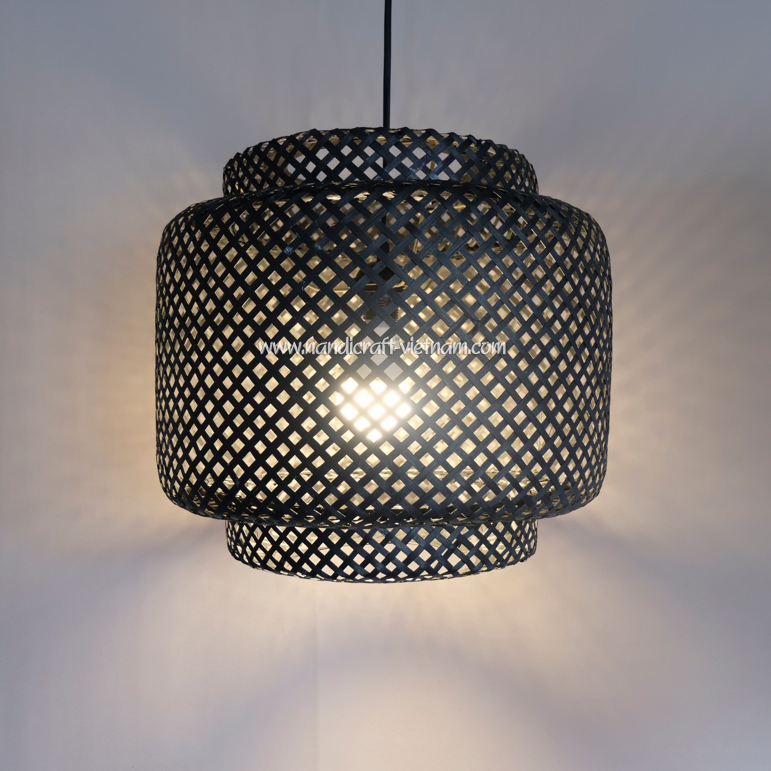 Chao đèn 3 tầng màu đen