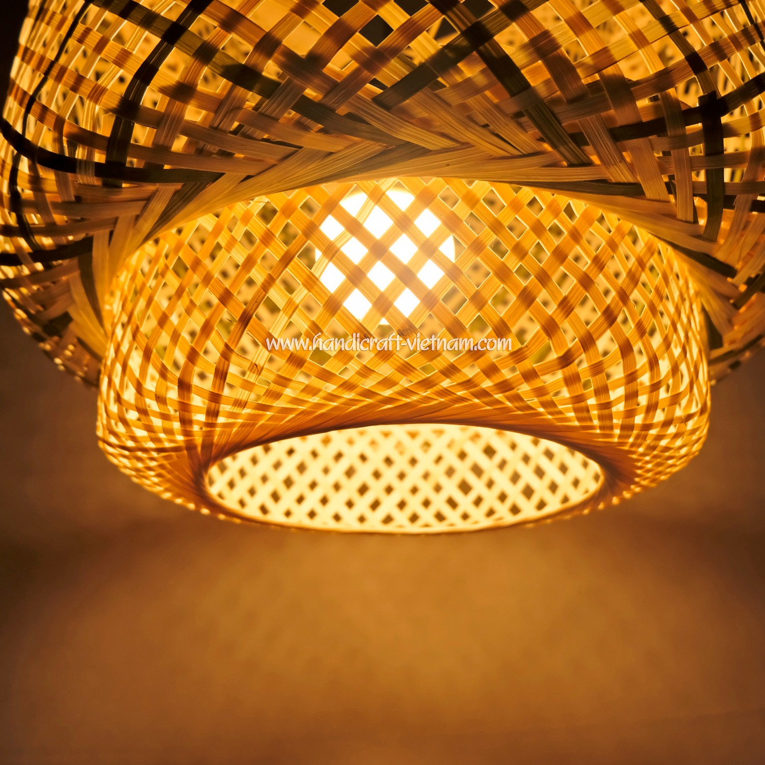 Chao đèn 3 tầng màu kẻ caro xanh cốm