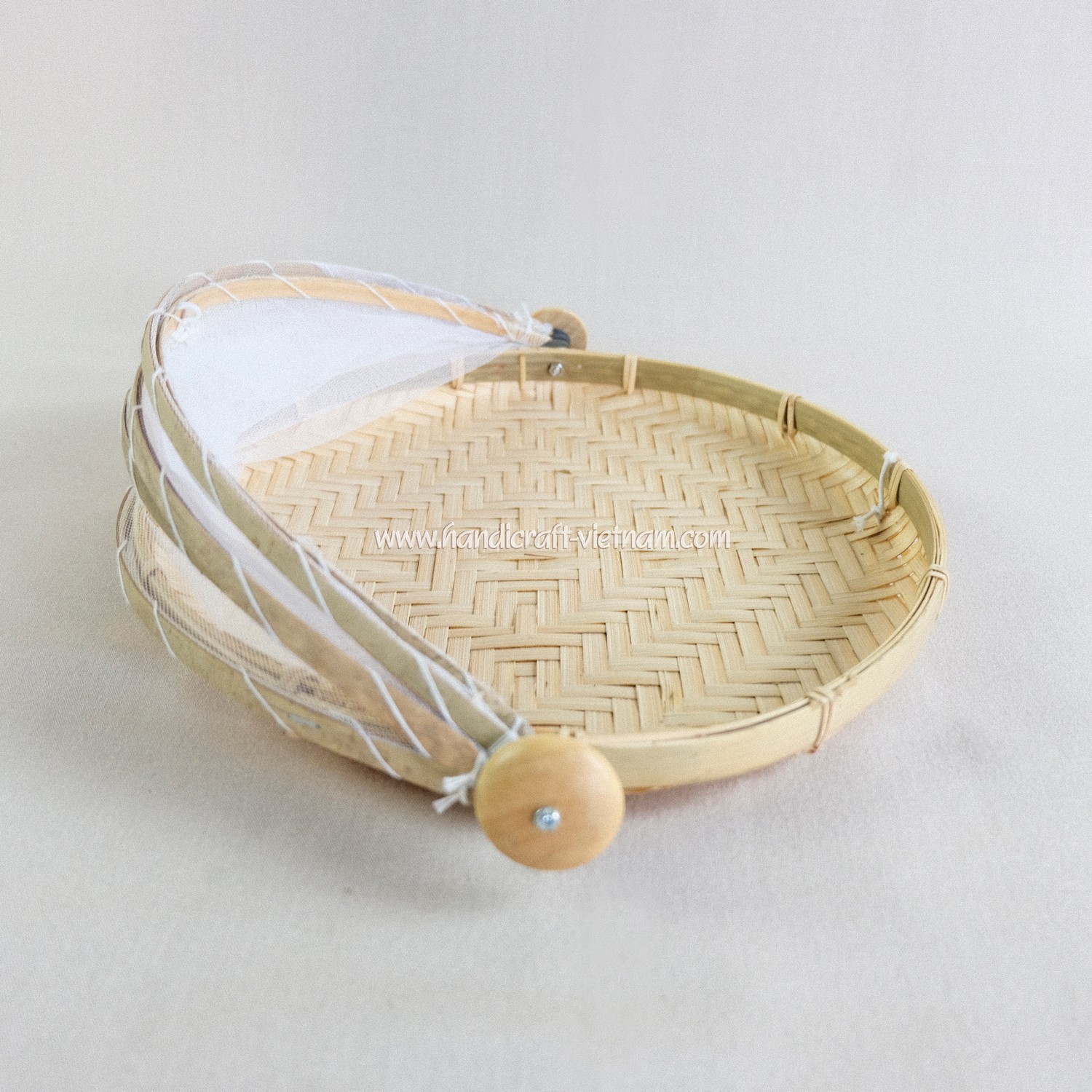 Lồng bàn có màn che tròn