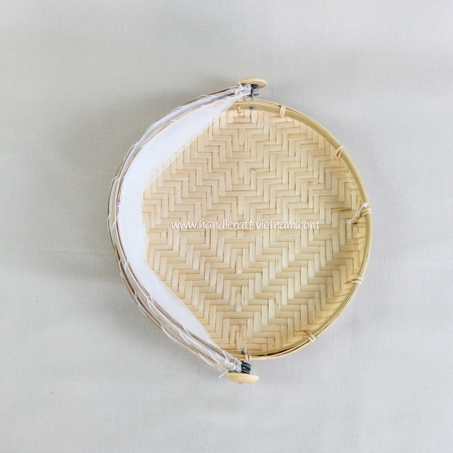 Lồng bàn có màn che tròn