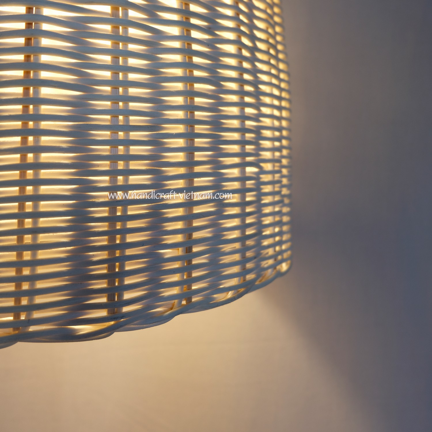 Chao đèn chuông mây