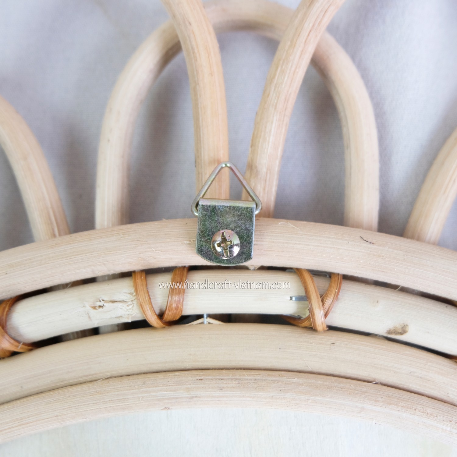 Gương mây trang trí hình hoa cúc