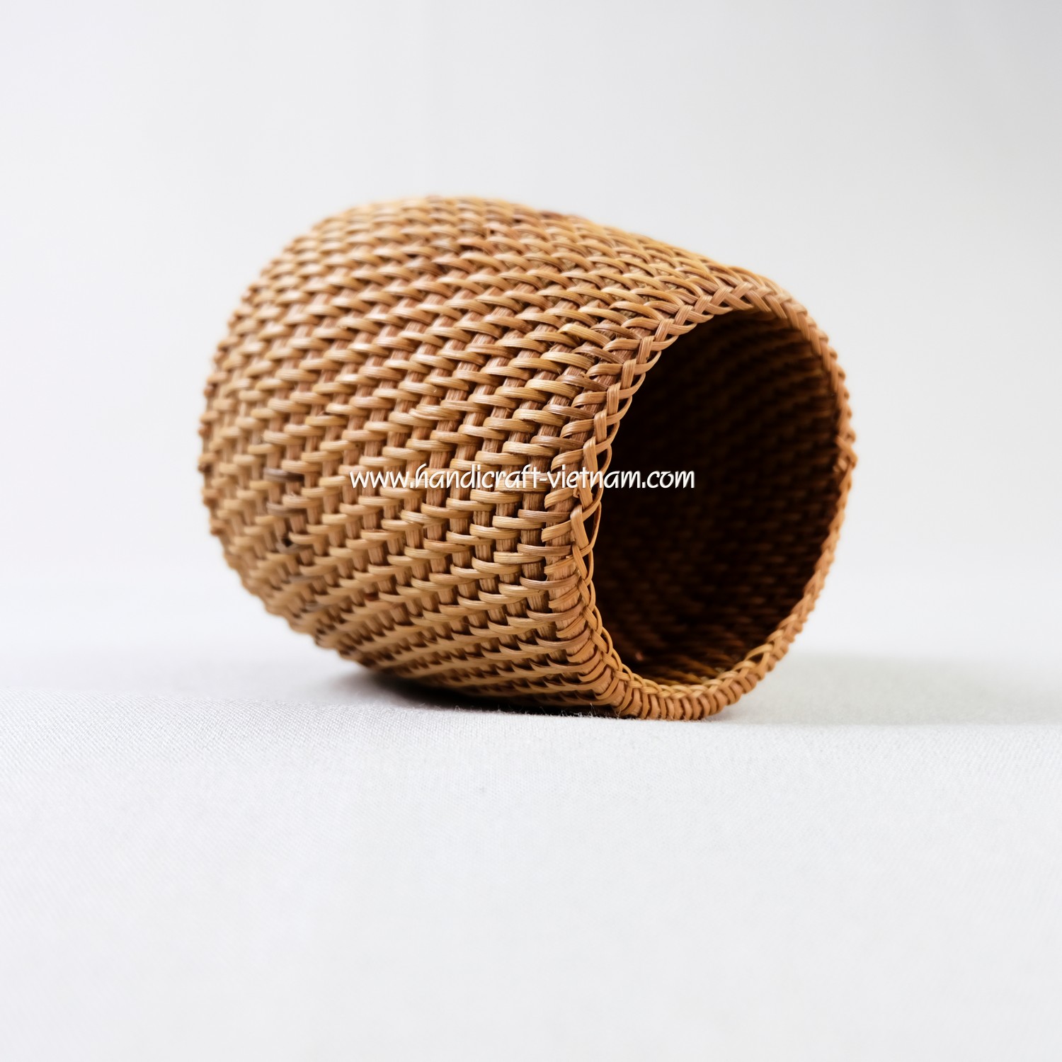 Cốc guột đáy tròn