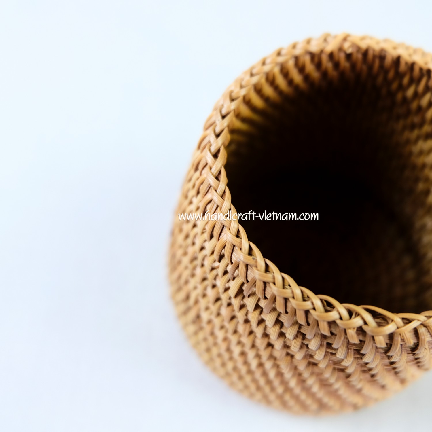 Cốc guột đáy tròn