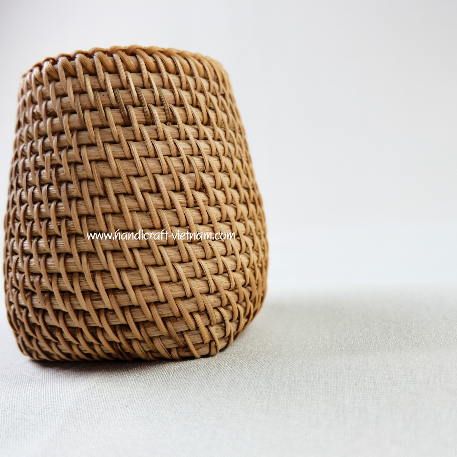 Cốc guột đáy vuông