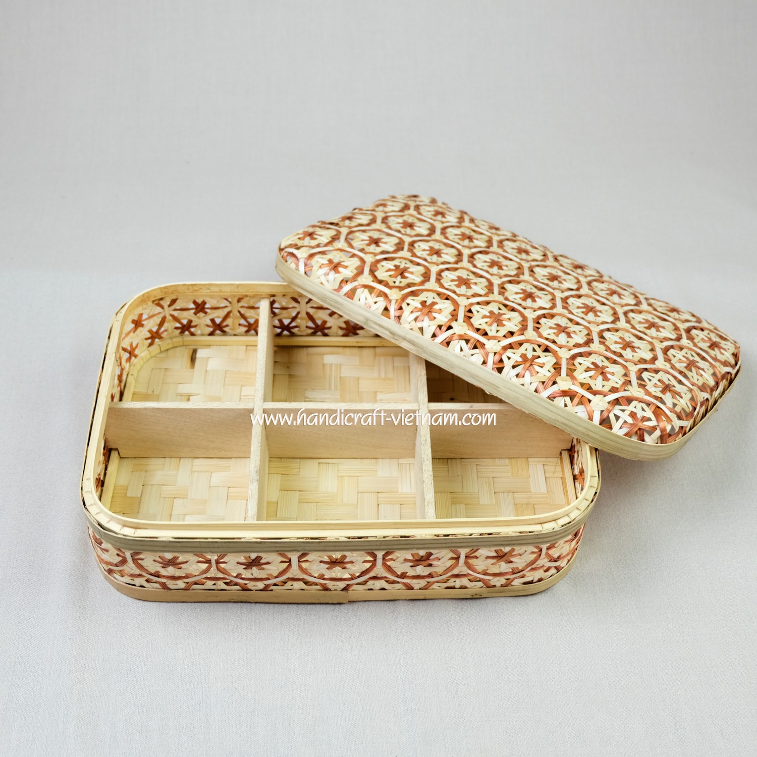 Hộp tre hoa thị chữ nhật