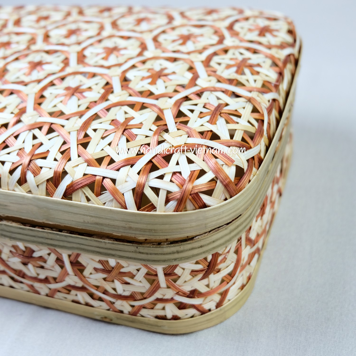 Hộp tre hoa thị chữ nhật