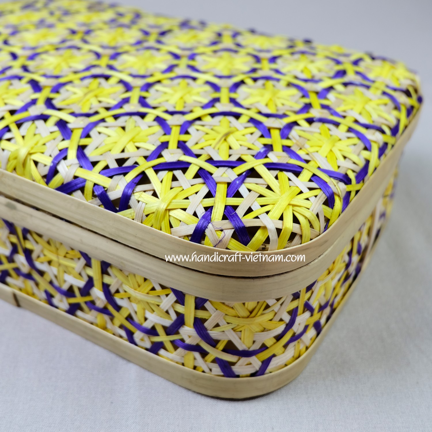 Hộp tre hoa thị chữ nhật