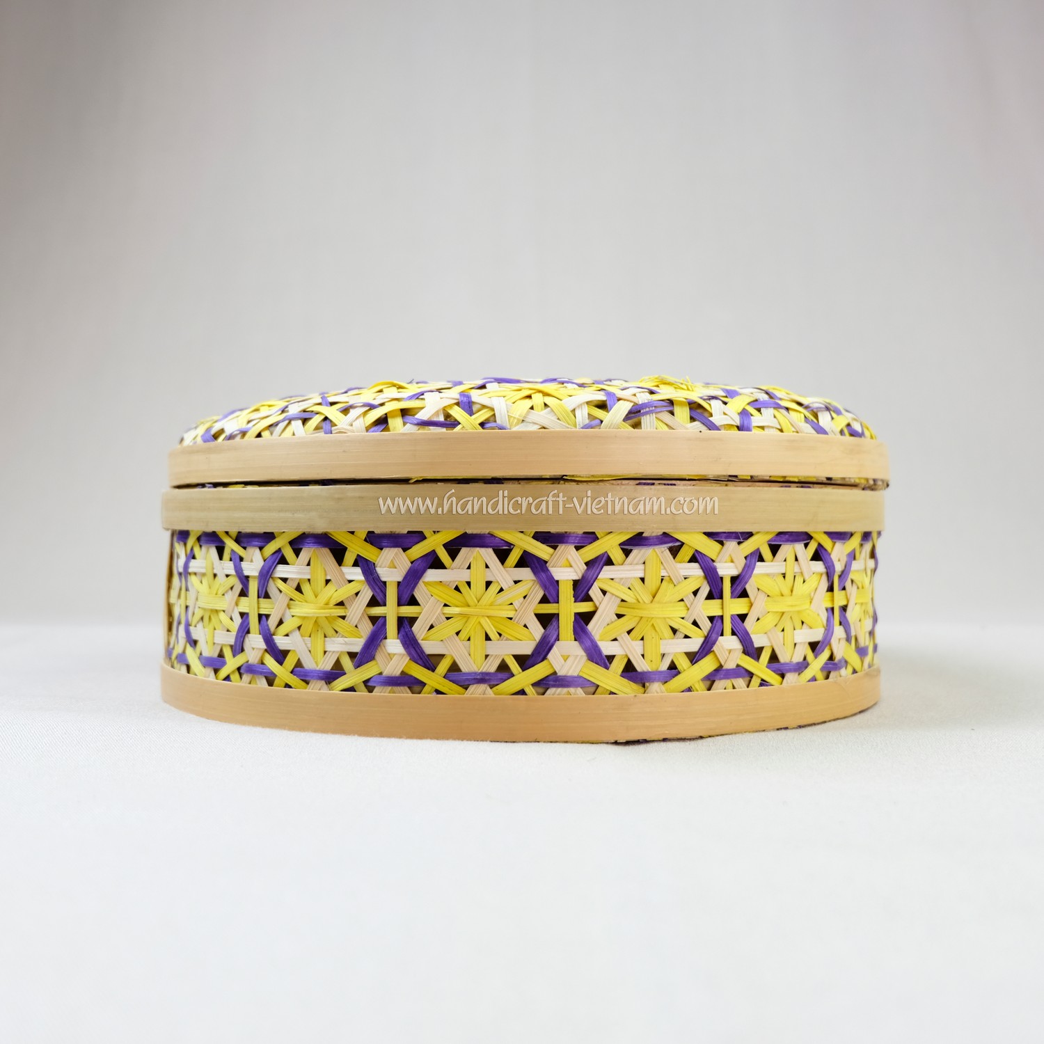 Hộp tre hoa thị tròn