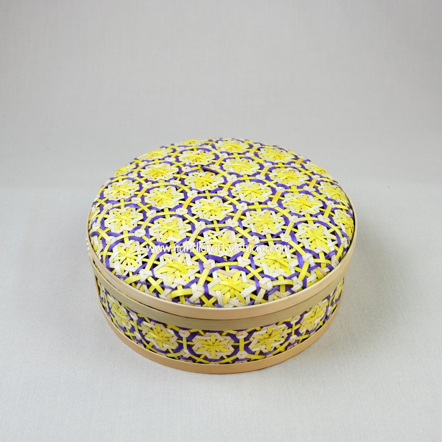 Hộp tre hoa thị tròn