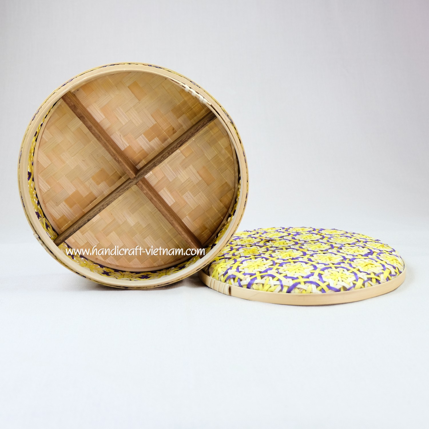 Hộp tre hoa thị tròn