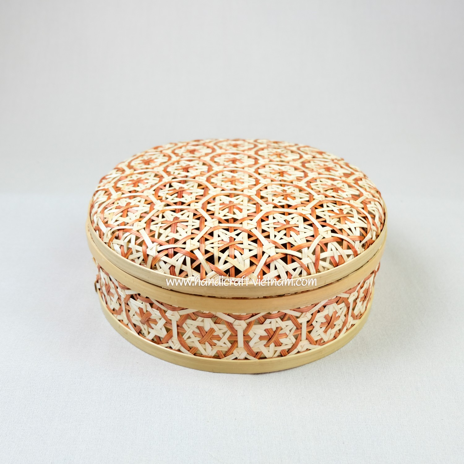 Hộp tre hoa thị tròn