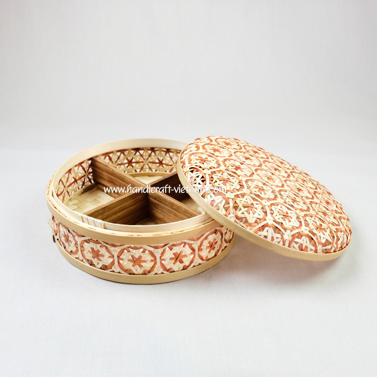 Hộp tre hoa thị tròn