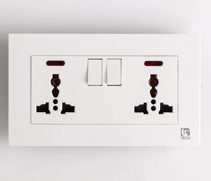 Ổ điện đôi 3 chấu LG-F21-0065 có công tắc điều khiển ổ cắm
