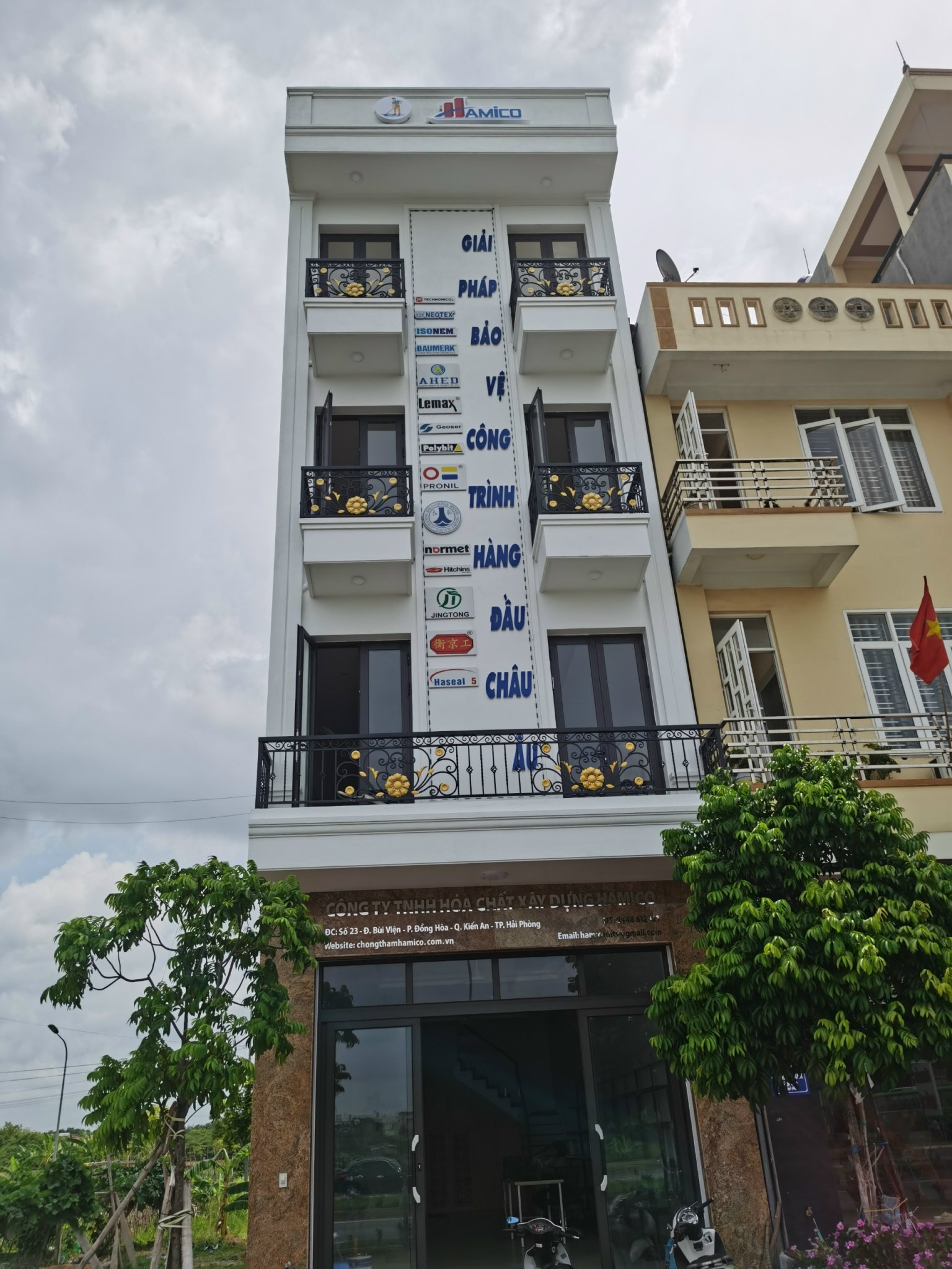 Công tác chuẩn bị khai trương cửa hàng tại Hải Phòng