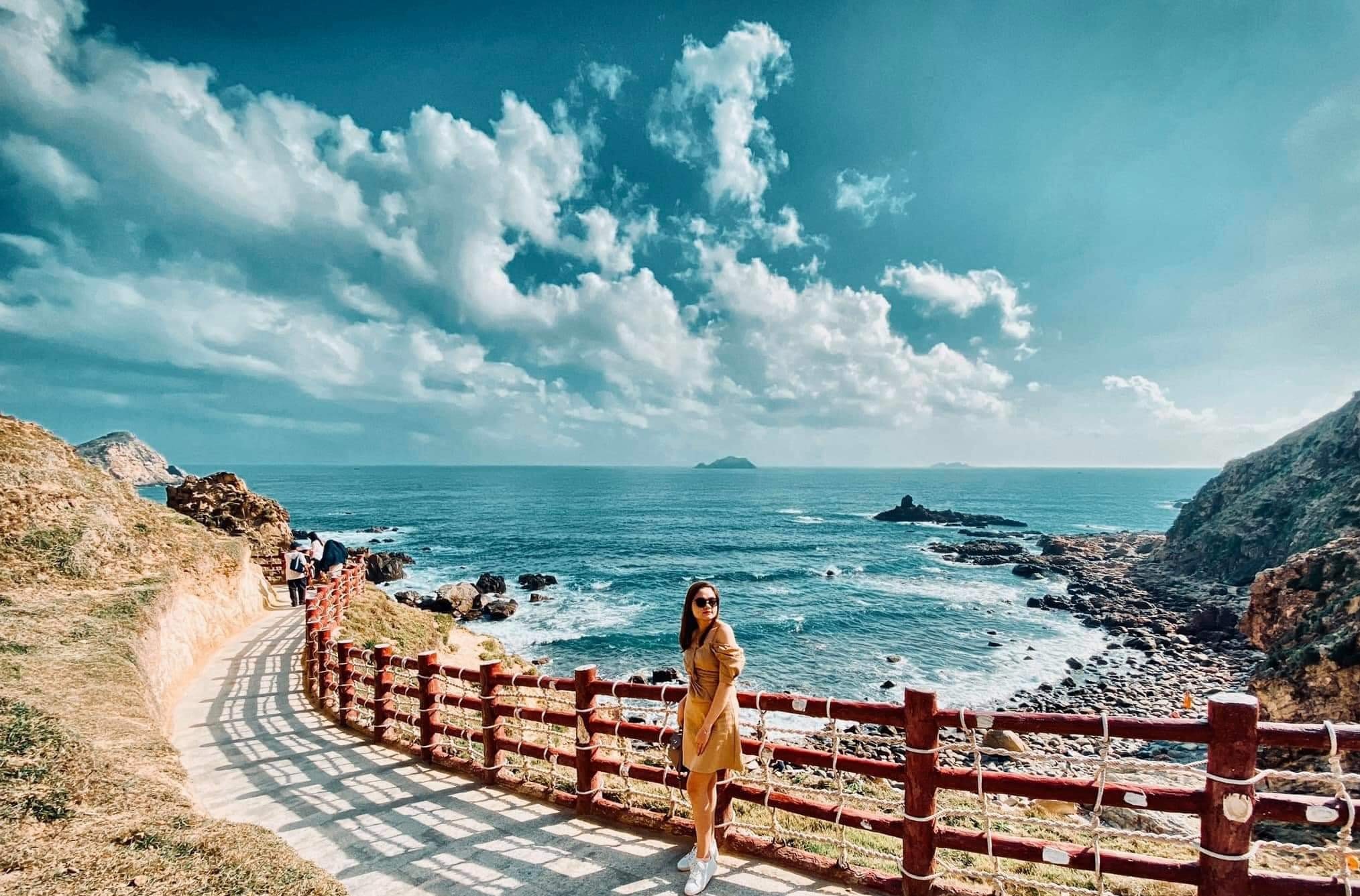 PHÚ YÊN - QUY NHƠN "HÀNH TRÌNH VỀ XỨ NẪU", Bay Vietnam Airline, Khách sạn 4*