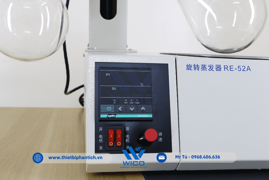 Màn hình và bộ điều khiển của Máy cô quay chân không RE-52A