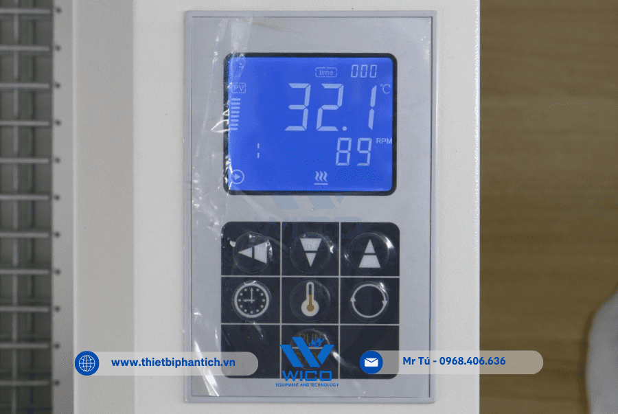 Màn hình và bộ điều khiển của Tủ ấm lắc THZ-312