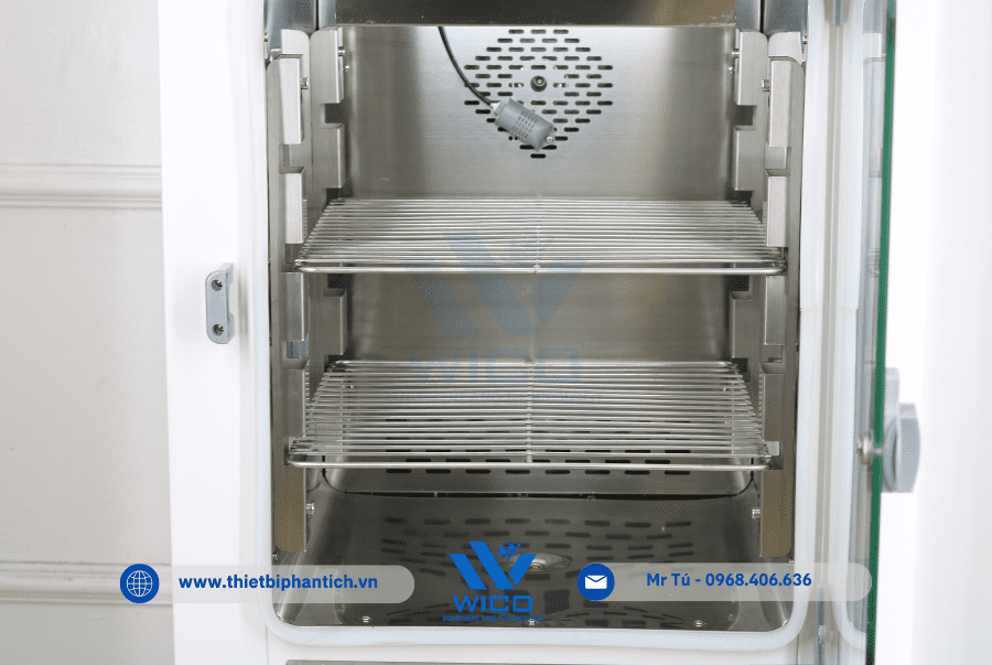 Bên trong tủ được làm bằng inox 304 tráng gương
