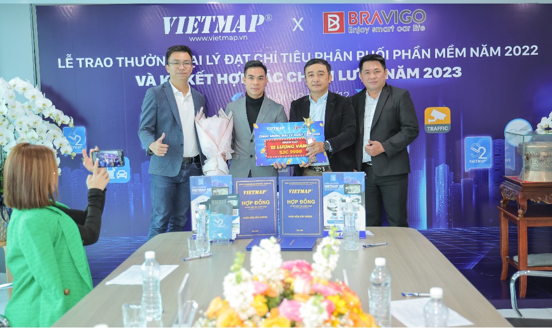 Toàn cảnh VIETMAP trao thưởng 2022 và ký kết hợp đồng 2023 với đại lý chiến lược Zestech và Bravigo