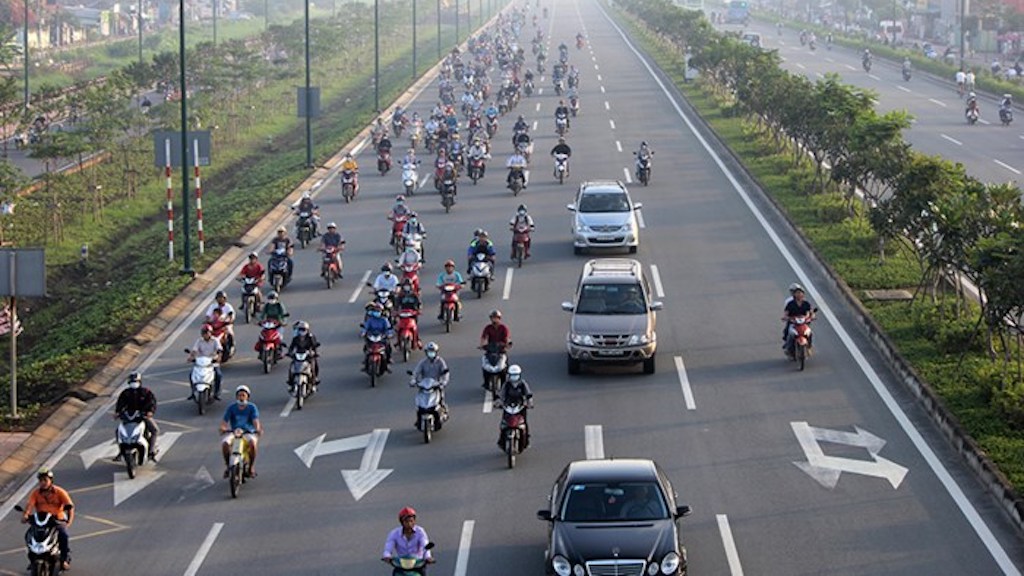 Mức phạt lỗi đi sai làn, rẽ sai làn đường