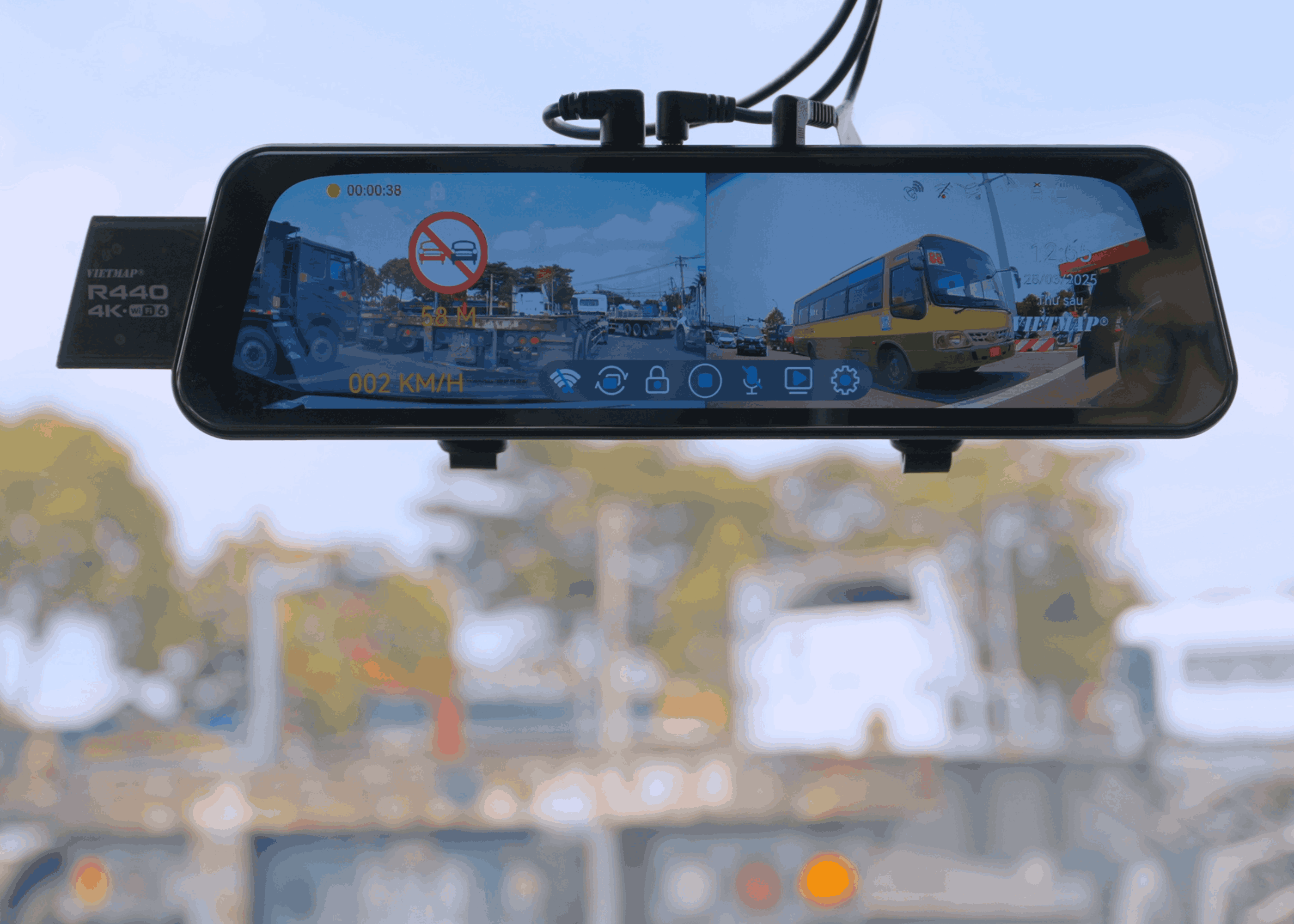 Ra mắt Camera hành trình Vietmap R440: Màn hình gương thế hệ mới