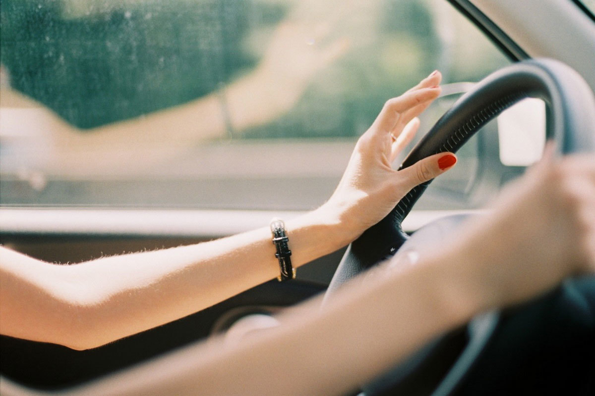 Những lưu ý và hướng dẫn cho phụ nữ khi lái xe ô tô