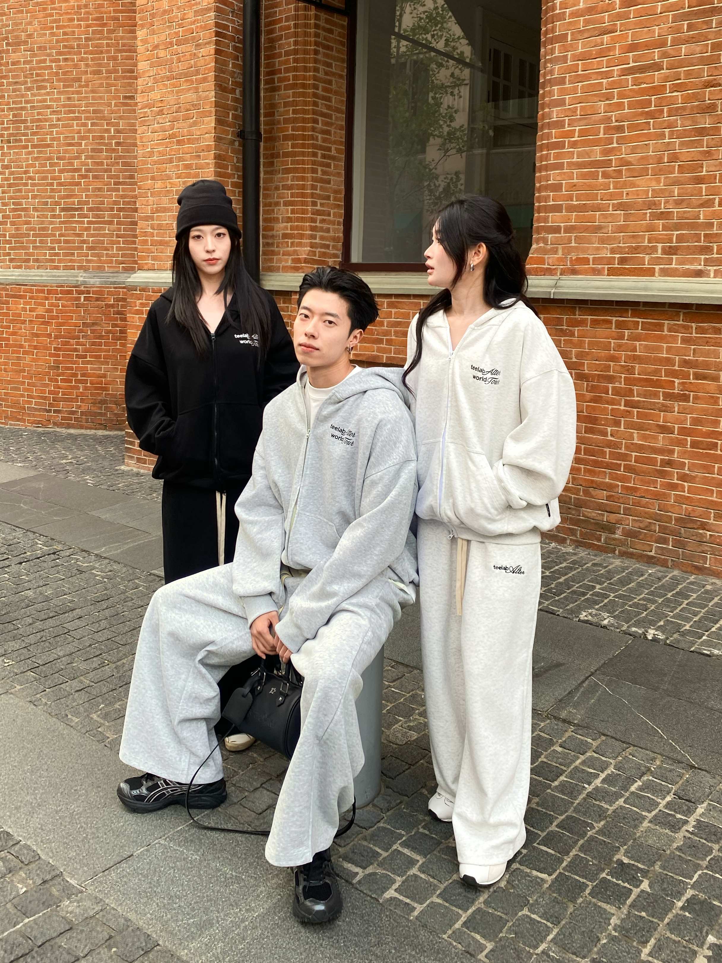 Set Bộ Nỉ Áo Khoác Hoodie Zip Semi-Boxy Teelab Alter World Tour CB125