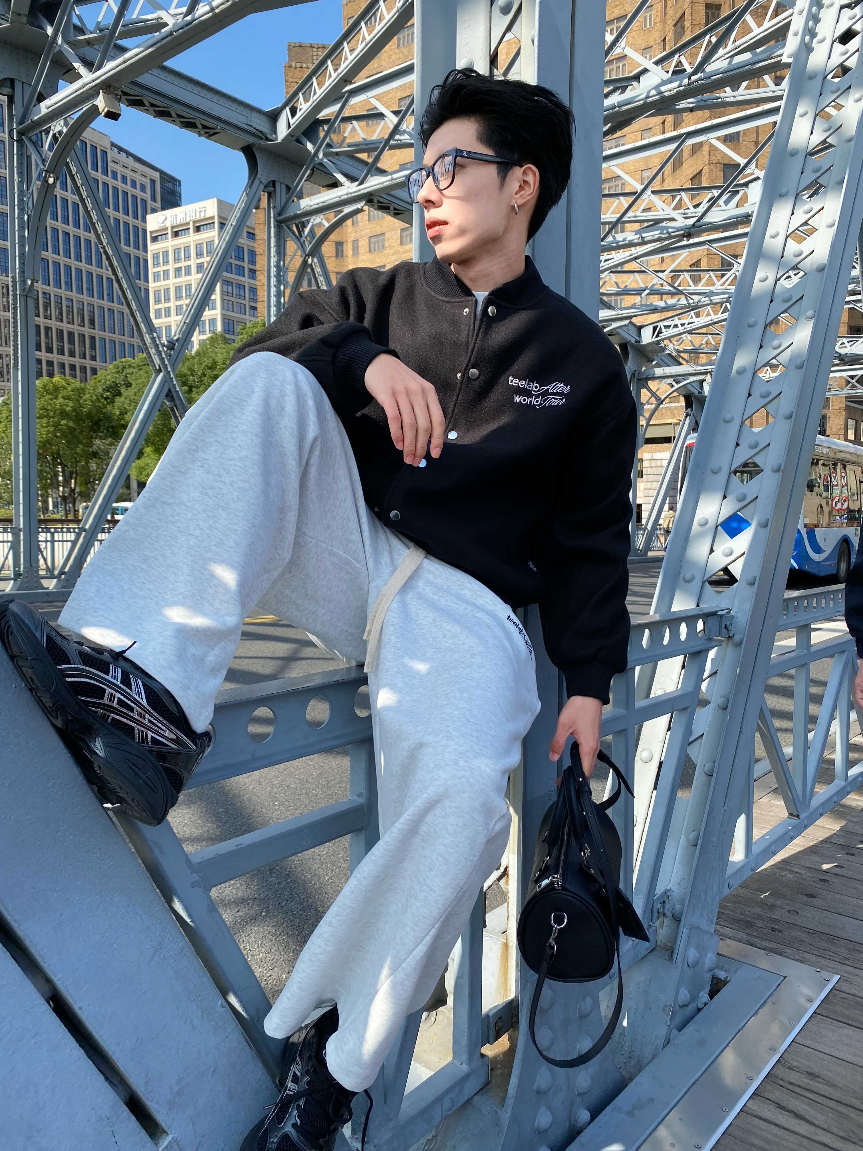 Áo khoác Local Brand Unisex Teelab Classic Varsity AK117