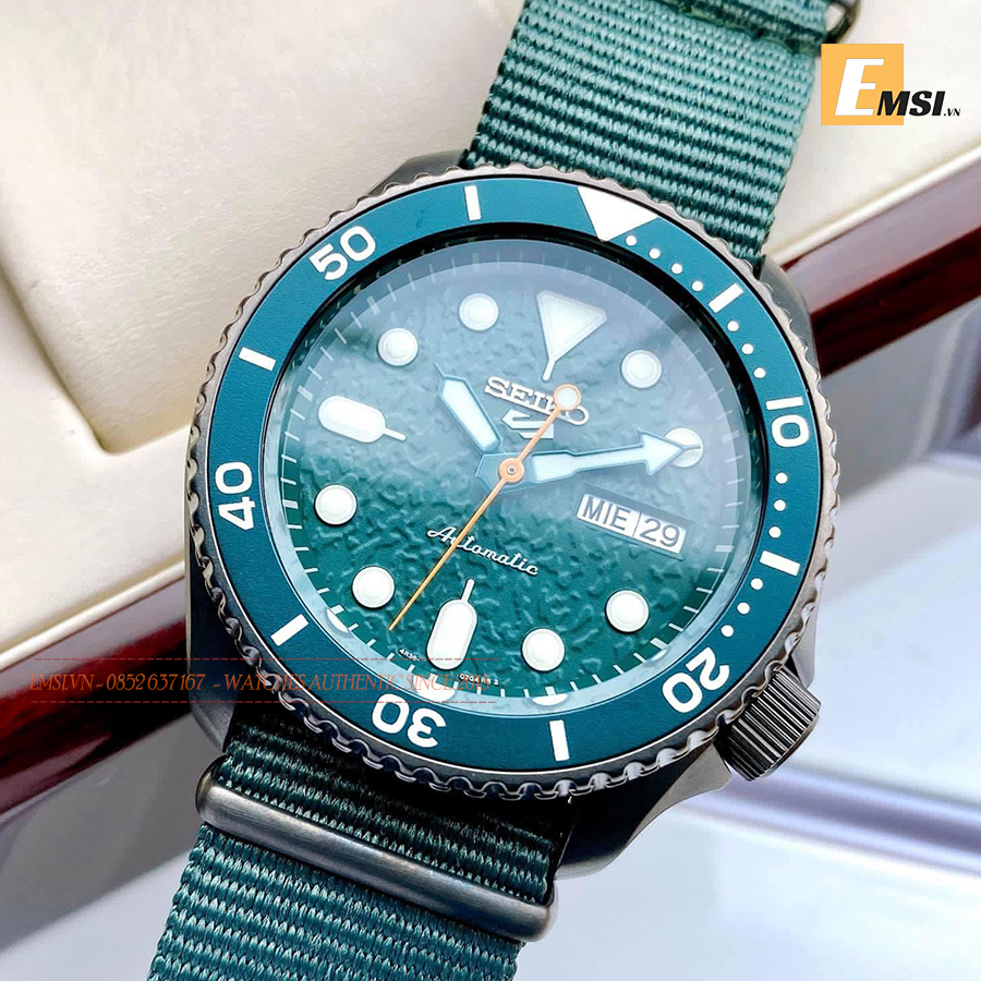 Đồng Hồ Nam - Seiko 5 Sports SRPD77K1 Dark Green Camo Authentic 