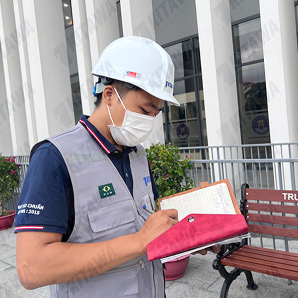 Khảo sát, dự kiến lắp đặt hơn 80 cây đèn tại Đại Học Văn Hiến - Quận 7