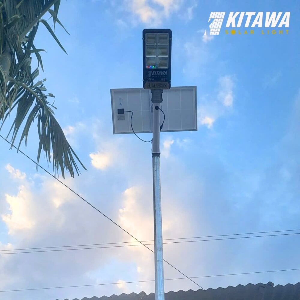 Thi công lắp đèn năng lượng mặt trời cho ngõ xóm ở Tây Ninh