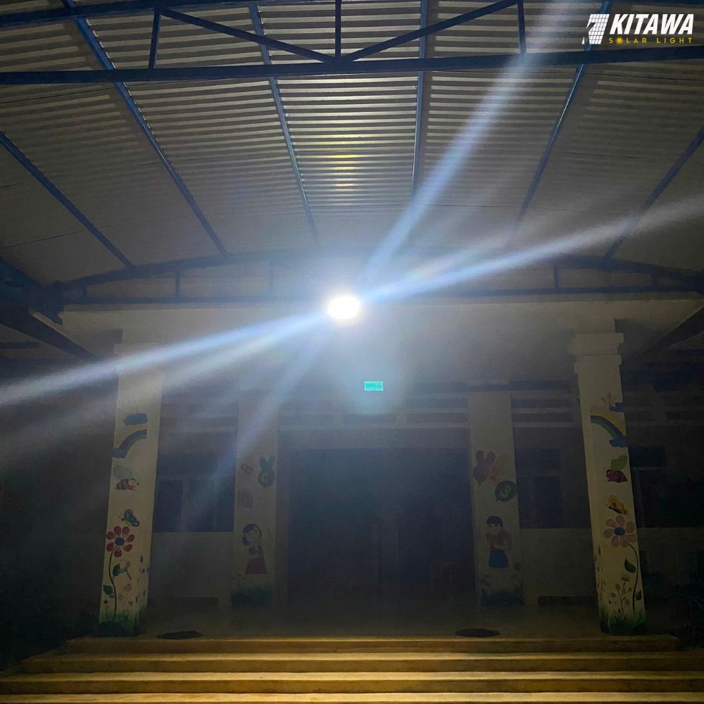 Triển khai lắp đặt hệ thống đèn năng lượng mặt trời cho trường mầm non