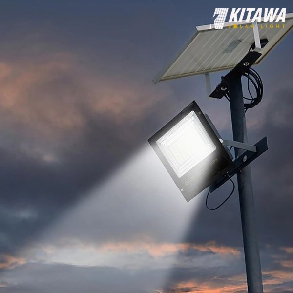 Tại sao nên sử dụng đèn pha năng lượng mặt trời để bảo vệ an ninh?