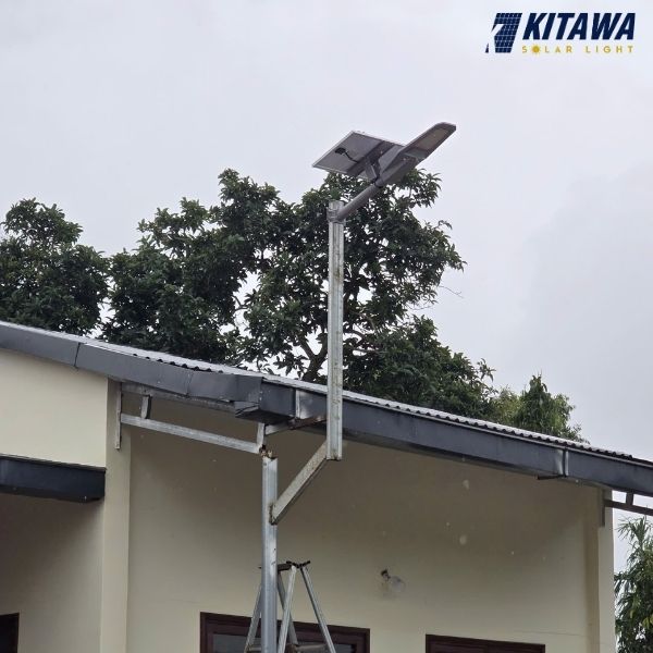 KITAWA lắp đèn năng lượng mặt trời cho trụ sở khu phố ở Lâm Đồng